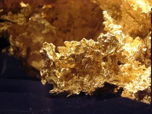 Lucky Find: How a Split Stone Changed One Woman's Life Forever - image 9
