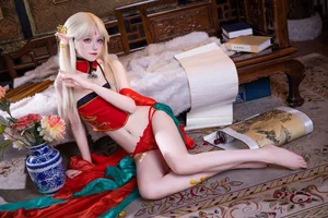 Coser Shuangmu Fusu: Stunning Brest Red Ancient Style Photoshoot - image 14
