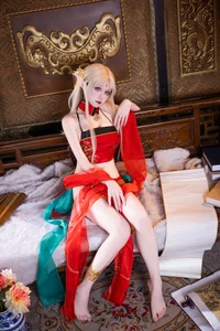 Coser Shuangmu Fusu: Stunning Brest Red Ancient Style Photoshoot - image 20