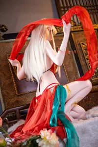 Coser Shuangmu Fusu: Stunning Brest Red Ancient Style Photoshoot - image 1