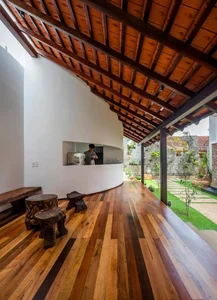 Peaceful Tiled Roof House in Vietnam Central Highlands Captivates Foreign Media - image 10