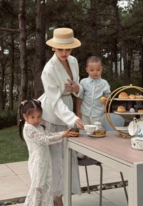 Phanh Lee's Cinematic Family Style: A Masterclass in Modern Motherhood Fashion - image 2