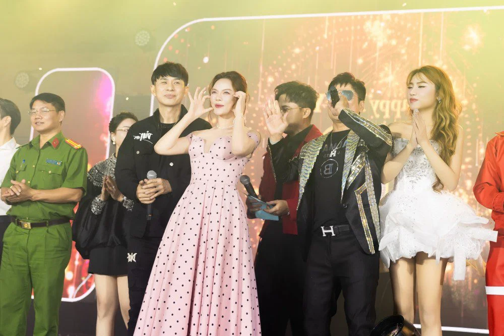 Ly Nha Ky Hosts Countdown Song Ray 2026: Spreading Cultural and Community Values