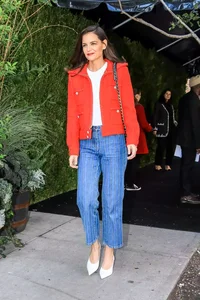 Timeless Fashion Secrets: 4 Hollywood Icons Over 40 Inspiring Modern Street Style - image 11