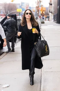 Timeless Fashion Secrets: 4 Hollywood Icons Over 40 Inspiring Modern Street Style - image 3