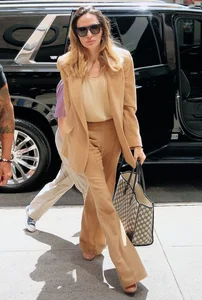 Timeless Fashion Secrets: 4 Hollywood Icons Over 40 Inspiring Modern Street Style - image 12