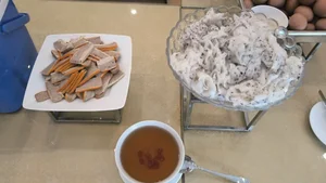 Vietnamese Chef Shares Experience Serving Traditional Banh Cuon to Indian Billionaire's Delegation - image 3