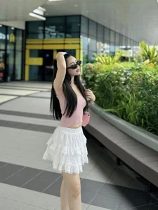 Phuong Oanh’s Postpartum Fitness Journey and Duong Tu Anh’s Radiant Pregnancy Glow - image 0