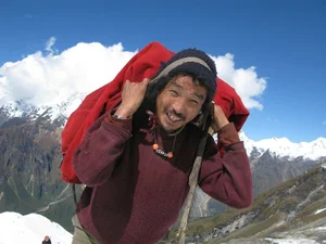 7 Mind-Blowing Facts About Mount Everest That Will Amaze You - image 7