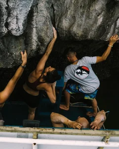 Adventure in Cat Ba: Western Tourists Embrace the Thrill of Deep Water Soloing - image 4