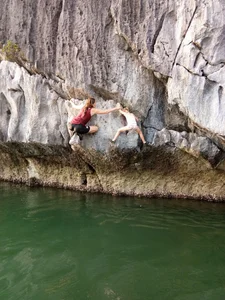 Adventure in Cat Ba: Western Tourists Embrace the Thrill of Deep Water Soloing - image 9