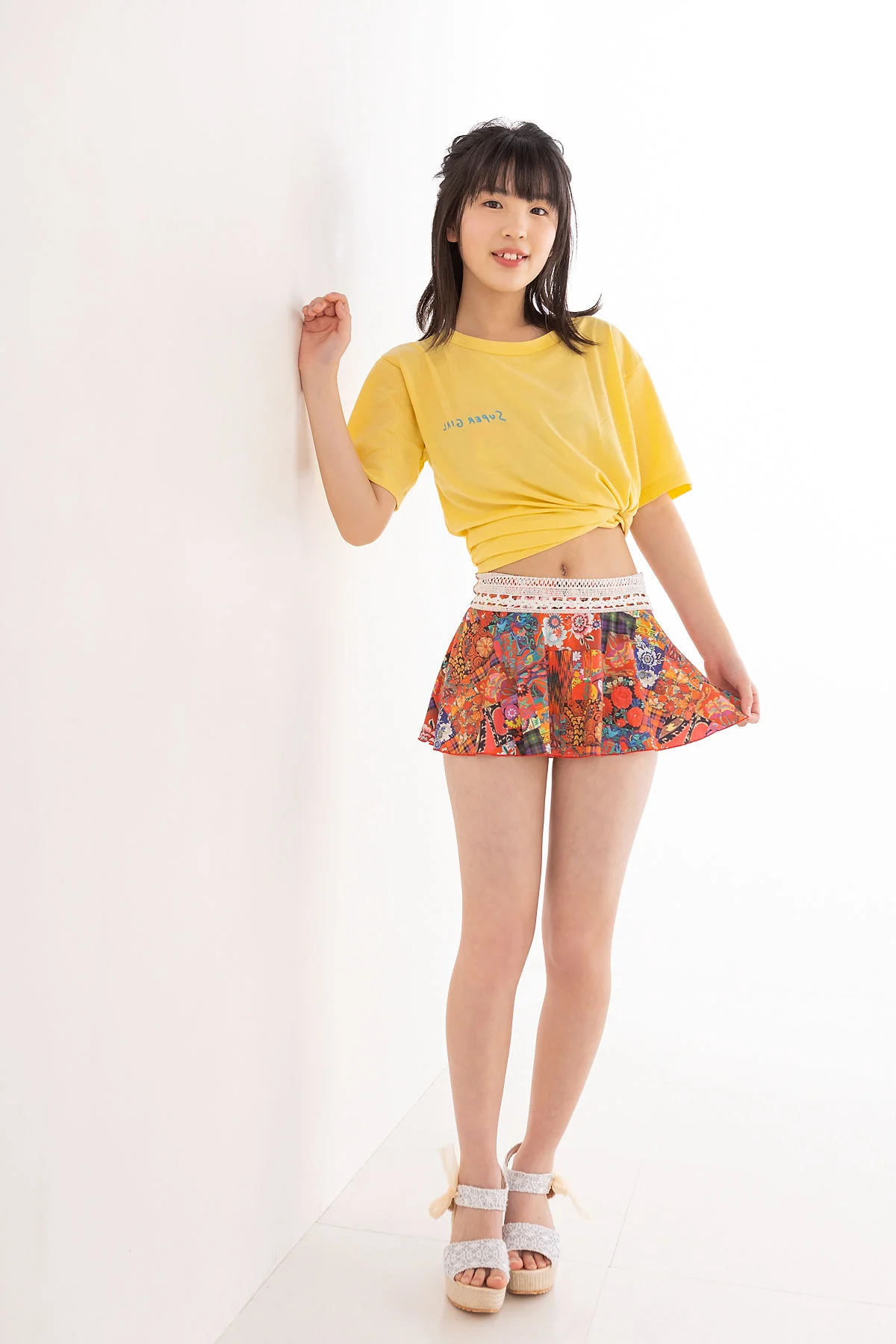 Ami Manabe: Exploring the Fresh-Idol Charm in Minisuka.tv Gallery 57