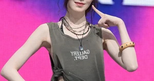 K-Pop Idol's Drastic Weight Loss Sparks Serious Health Concerns Among Fans - image 0