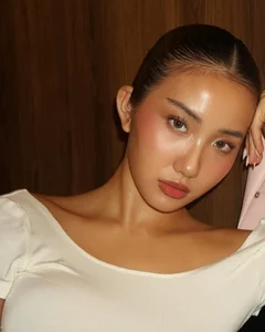 Celebrating Global Beauty: Five Vietnamese Stars Named Among the World’s Most Beautiful Faces - image 4