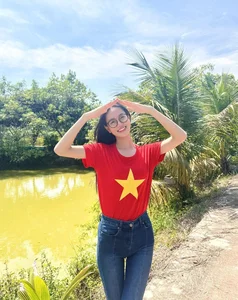 Bac Giang Runner-Up Wins Hearts by Washing Dishes at Home - image 2