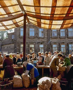 A Rare Glimpse Into Daily Life in the Soviet Union in 1985 - image 12