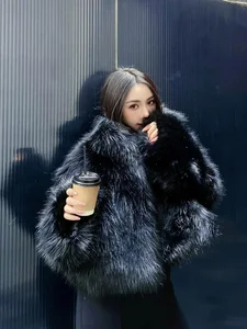 Vietnamese Celebrity Style and Life Updates: Winter Fashion and Heartwarming Family Moments - image 3