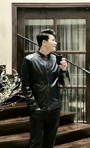 Vietnamese Celebrity Style and Life Updates: Winter Fashion and Heartwarming Family Moments - image 6