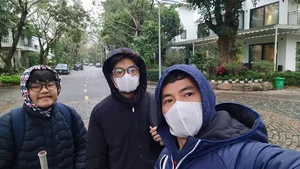 Vietnamese Celebrity Style and Life Updates: Winter Fashion and Heartwarming Family Moments - image 5