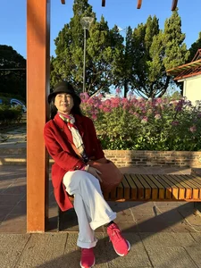 Vietnamese Celebrity Style and Life Updates: Winter Fashion and Heartwarming Family Moments - image 2