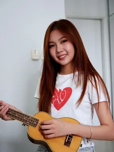 Child Star Bao An: Stunner at 18 and Foreign Trade University Freshman - image 11