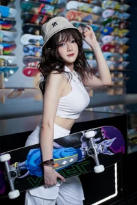 Beautiful Streamer Captivates Fans with a Unique and Familiar Viral Detail - image 0