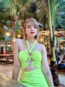 Mac Van Khoa's Wife Stuns in Bikini, Rivaling Beauty Queens - image 0