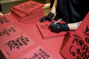 Vuong Binh Sparks Excitement at HUGO Event Launching 'Red Means GO' Campaign - image 1