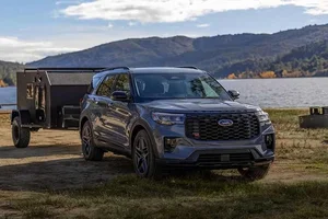 2026 Ford Explorer Debuts with 400-HP V6 Engine Starting at $48,965 - image 1