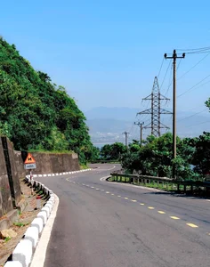 The Ultimate Guide to Exploring the Iconic Hai Van Pass in Vietnam - image 1