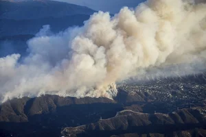 Devastating Los Angeles Wildfires Leave Trails of Destruction - image 4
