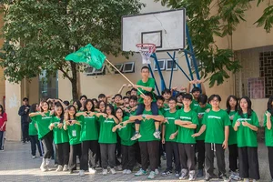 Chuyen Su Pham High School Flashmob: A Vibrant and Colorful Dance Celebration - image 1