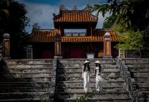 Hue: The City of 8 UNESCO Heritages and the Unique Trang Tien Bridge - image 4