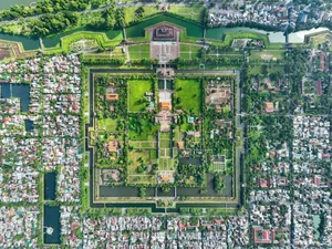 Hue: The City of 8 UNESCO Heritages and the Unique Trang Tien Bridge - image 0