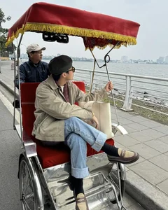 From Cyclo Driver to Social Media Star: The Viral Story of Son Tung M-TP's Driver - image 9