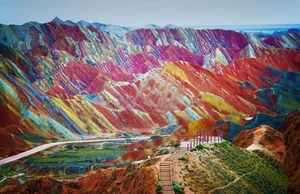 Most Breathtaking Hiking Trails and Mountain Paths in the World - image 4