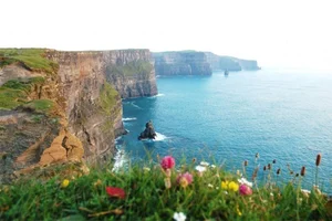 Most Breathtaking Hiking Trails and Mountain Paths in the World - image 3