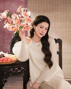 Rich Kid Chao Stuns Fans with Ethereal Beauty in New Tet Photoshoot - image 7