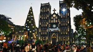 Discover the Most Spectacular Christmas Celebrations Across Asia - image 0