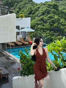 Nguyen Nu Quynh Anh Impresses with Stunning Summer Style and Fitness - image 2