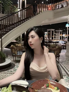 Nguyen Nu Quynh Anh Impresses with Stunning Summer Style and Fitness - image 1