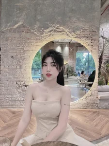 Nguyen Nu Quynh Anh Impresses with Stunning Summer Style and Fitness - image 4