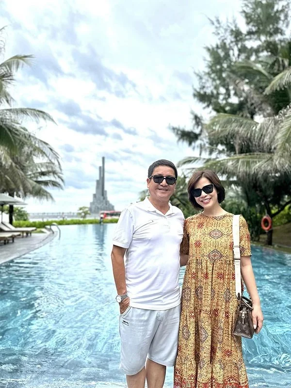 Artist Chi Trung Enjoys Happy Retirement with Beauty Queen Girlfriend