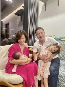 Artist Chi Trung Enjoys Happy Retirement with Beauty Queen Girlfriend - image 2
