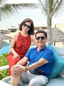 Artist Chi Trung Enjoys Happy Retirement with Beauty Queen Girlfriend - image 5