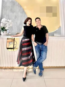Artist Chi Trung Enjoys Happy Retirement with Beauty Queen Girlfriend - image 9