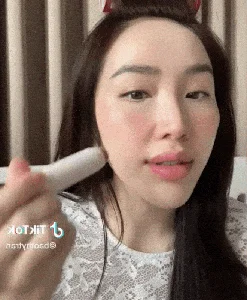 Bao Thy Amazes Fans with Flawless Real-Life Beauty in Livestream - image 1