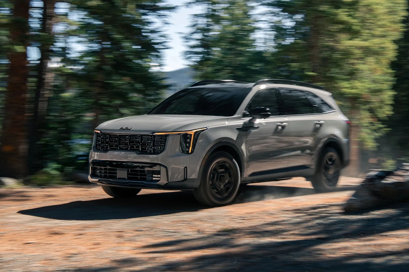 New Car Launches in April: High-Ground-Clearance Hybrid SUVs Take Center Stage