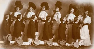 Rare Photos Reveal Daily Life in Early 20th Century America - image 4