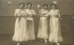 Rare Photos Reveal Daily Life in Early 20th Century America - image 2